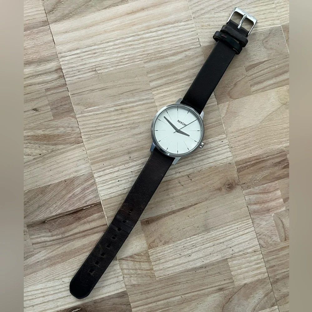 Nixon brand model